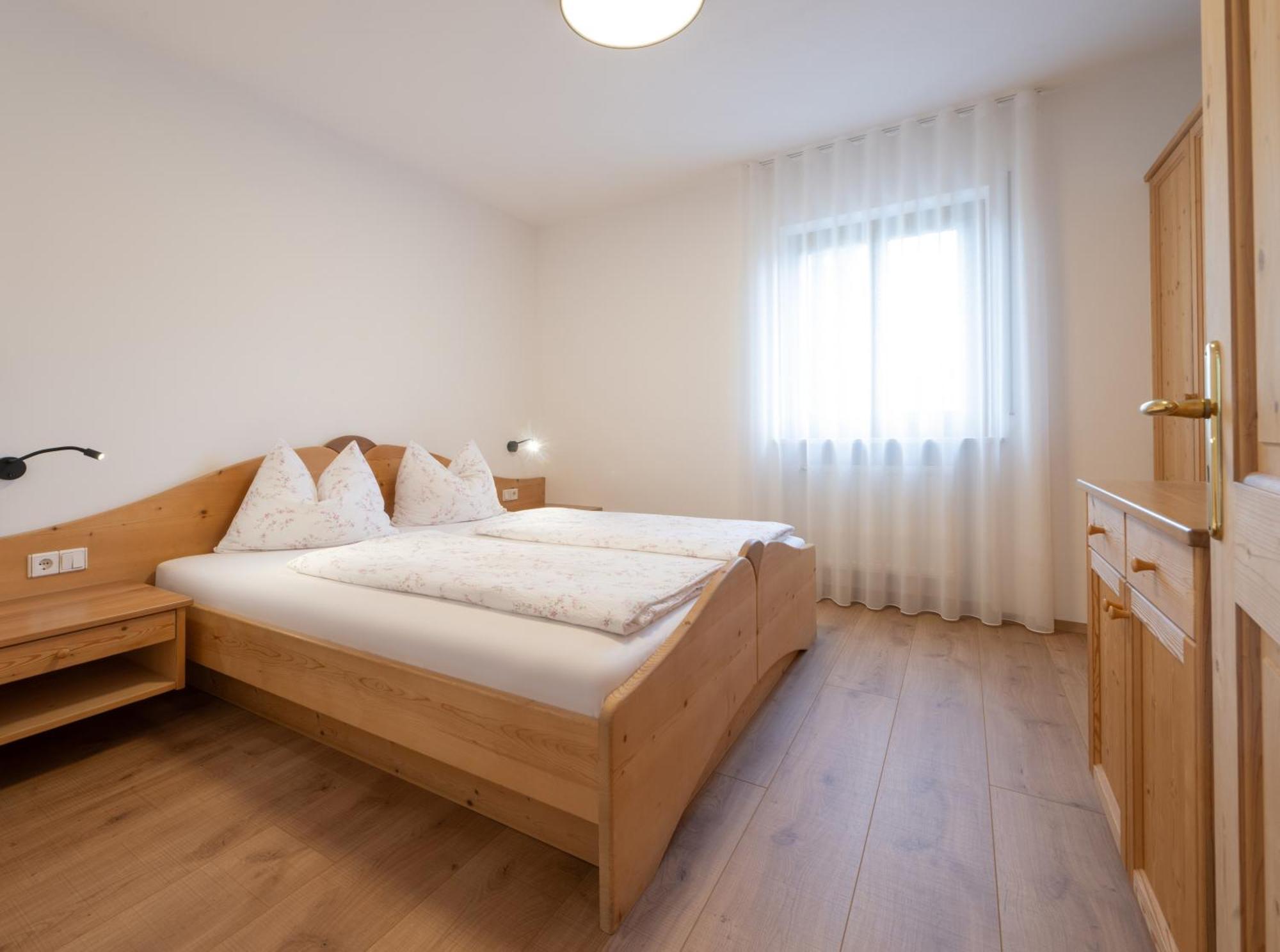 Marolhof Apartment Cornaiano Luaran gambar
